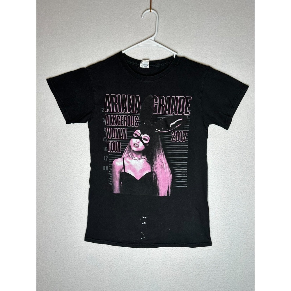 Ariana Grande Dangerous Woman Tour 2017 Concert T-Shirt Black Small Cotton